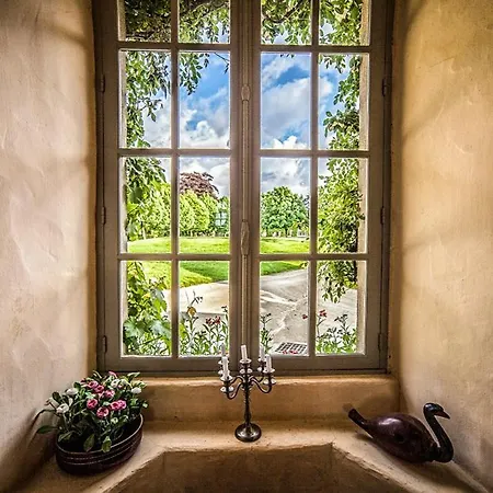 Chateau Sleeps 12 Pool Wifi Pouzauges